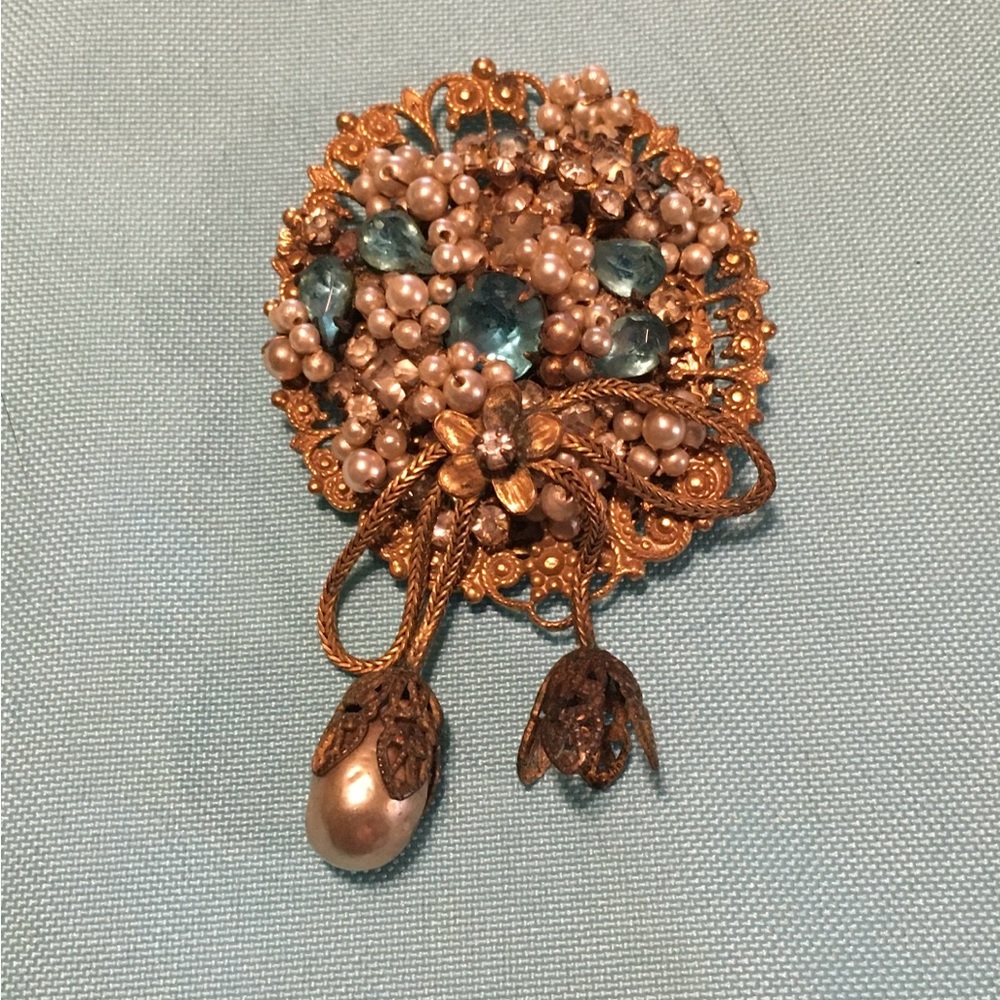 Vintage rhinestone pin/brooch signed Original by Robert
